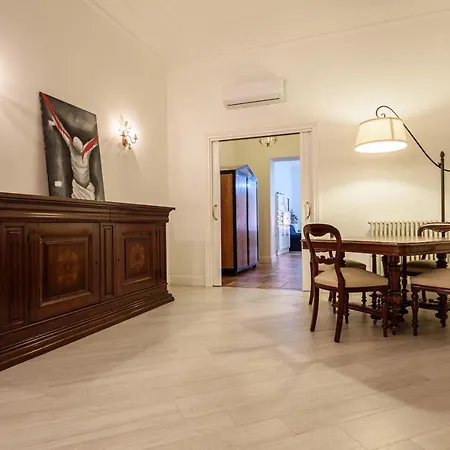 Palazzo Dello Spagnolo 公寓