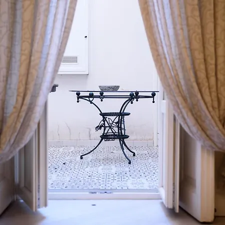 Palazzo Dello Spagnolo * 那不勒斯