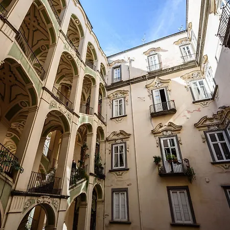Palazzo Dello Spagnolo * Neapol