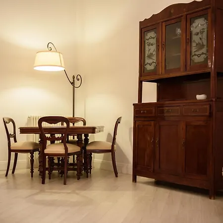 Palazzo Dello Spagnolo Naples